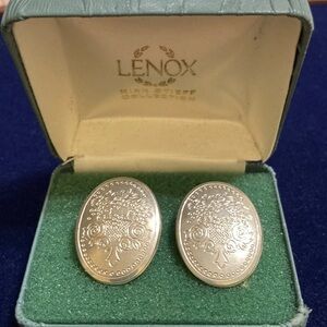 Lenox Kirk Stieff collection pewter “Autumn” oval post earrings